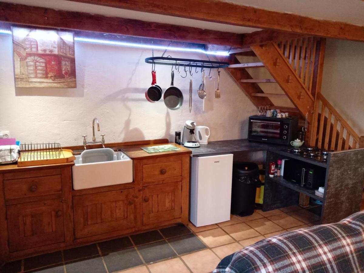 Character Breton Cottage Carhaix-Plouguer Bagian luar foto