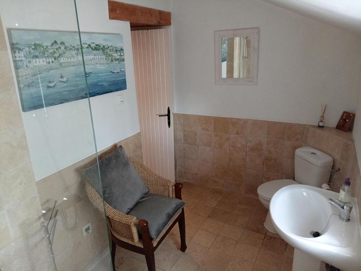 Character Breton Cottage Carhaix-Plouguer Bagian luar foto
