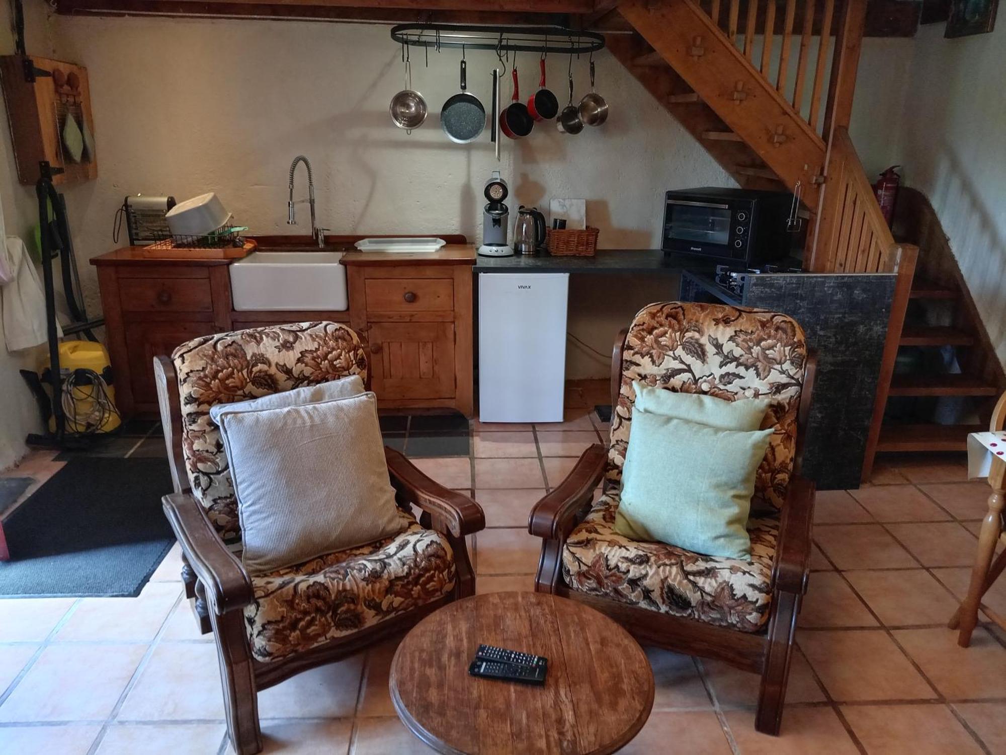 Character Breton Cottage Carhaix-Plouguer Bagian luar foto