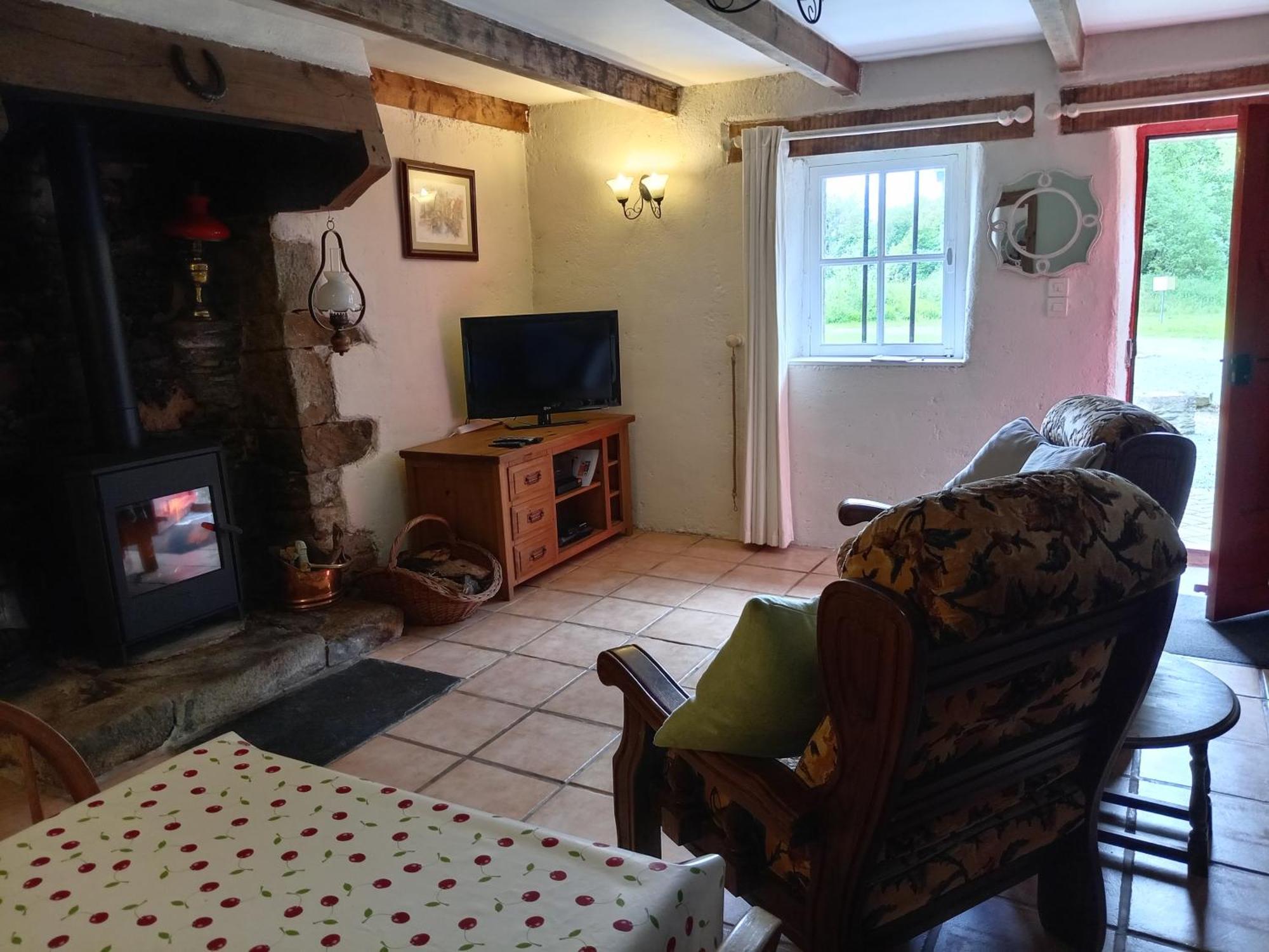 Character Breton Cottage Carhaix-Plouguer Bagian luar foto