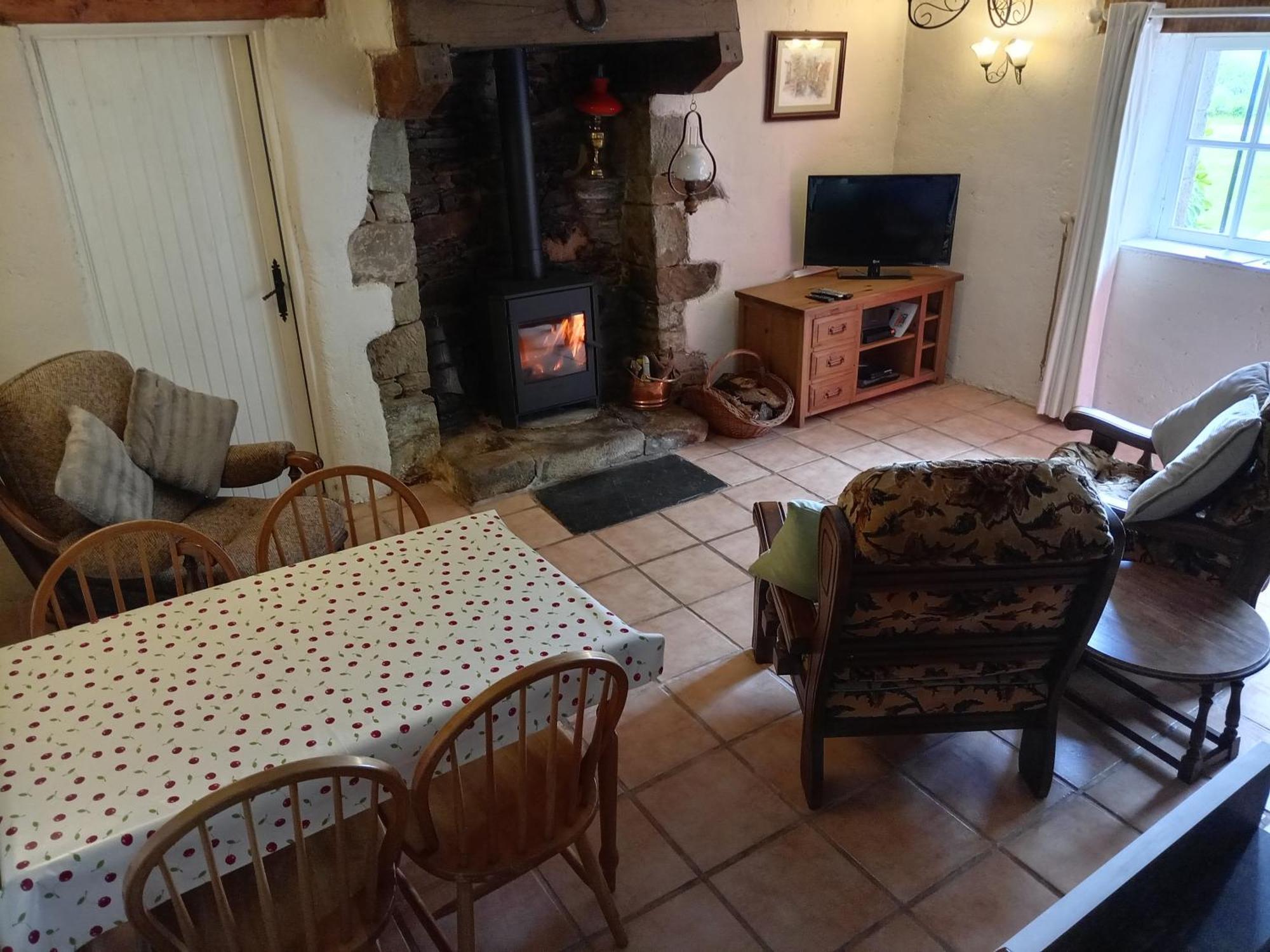 Character Breton Cottage Carhaix-Plouguer Bagian luar foto