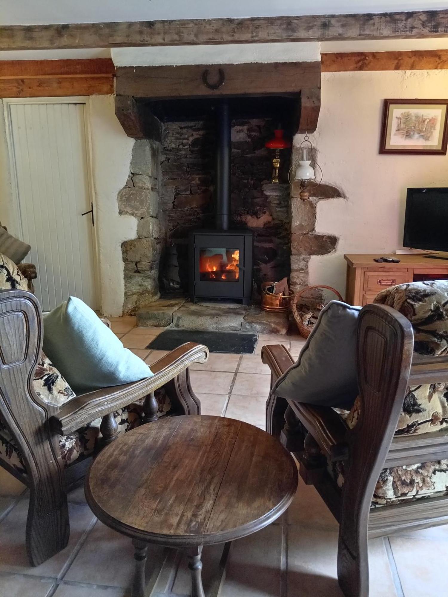 Character Breton Cottage Carhaix-Plouguer Bagian luar foto